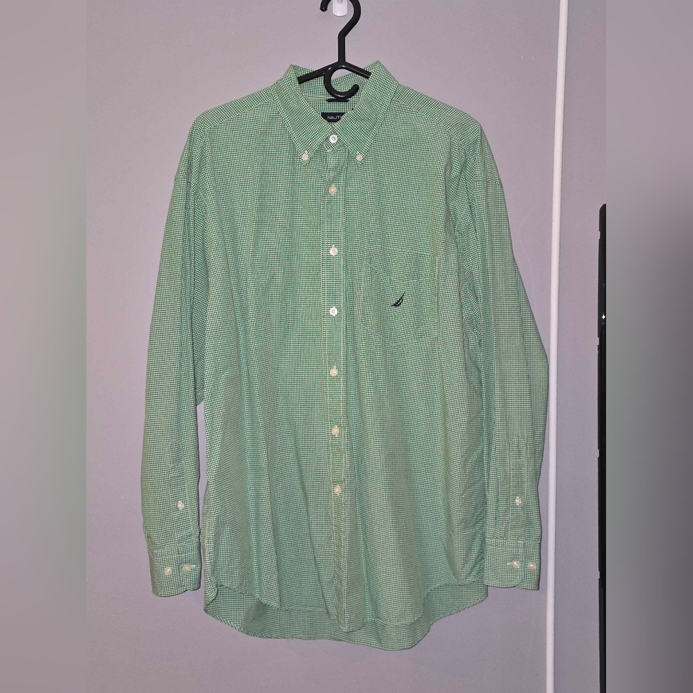 Nautica Men's Casual Green Button-Down Shirt